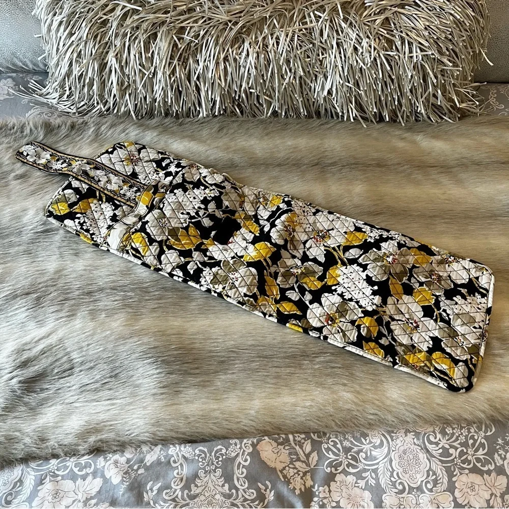 VERA BRADLEY Dogwood 2012 Baby Changing Pad Clutch Black Yellow White Floral